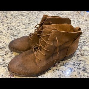 Brown soft leather. Distressed bootie